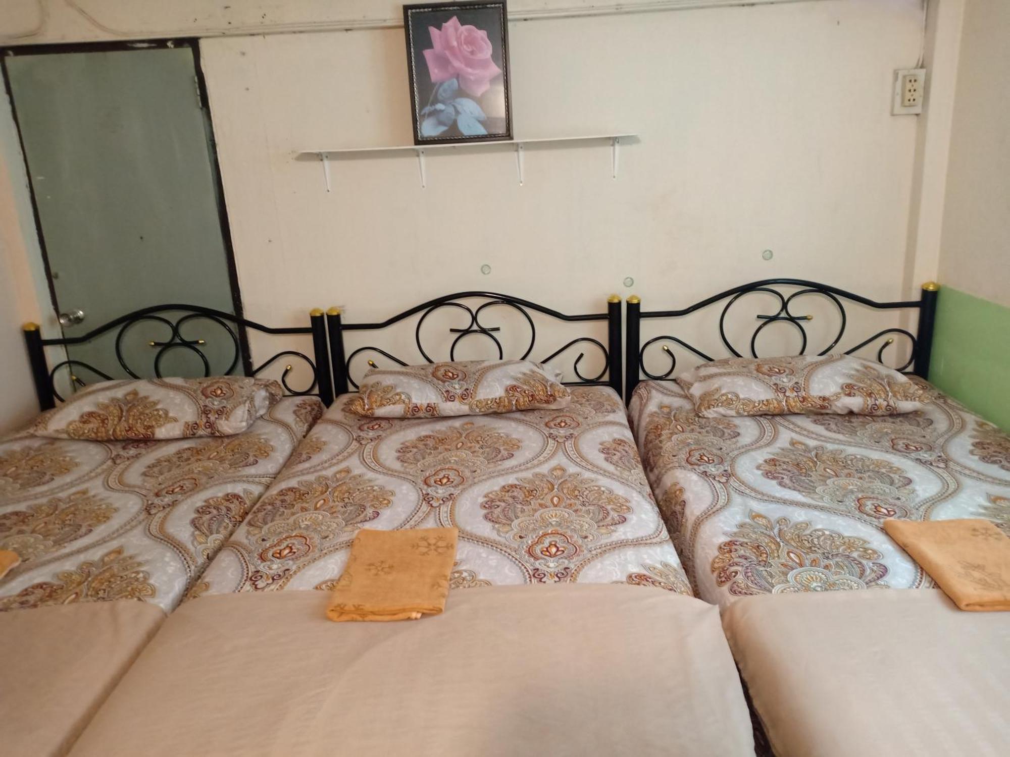 Baanchaokoh Homestay Kanchanaburi Extérieur photo