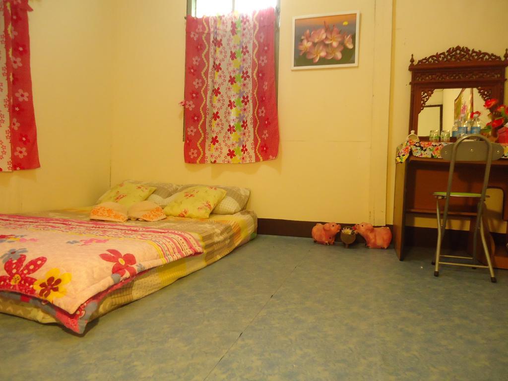 Baanchaokoh Homestay Kanchanaburi Extérieur photo